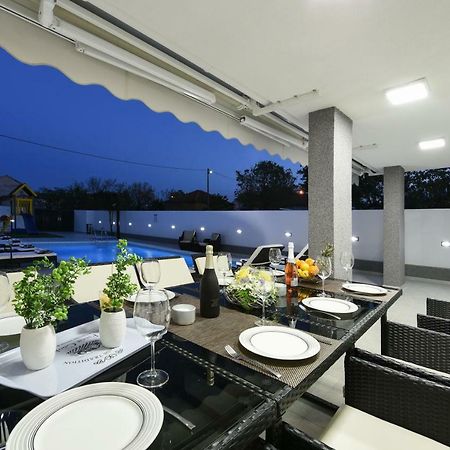 Villa Mare - With Heated Pool Задар Екстериор снимка