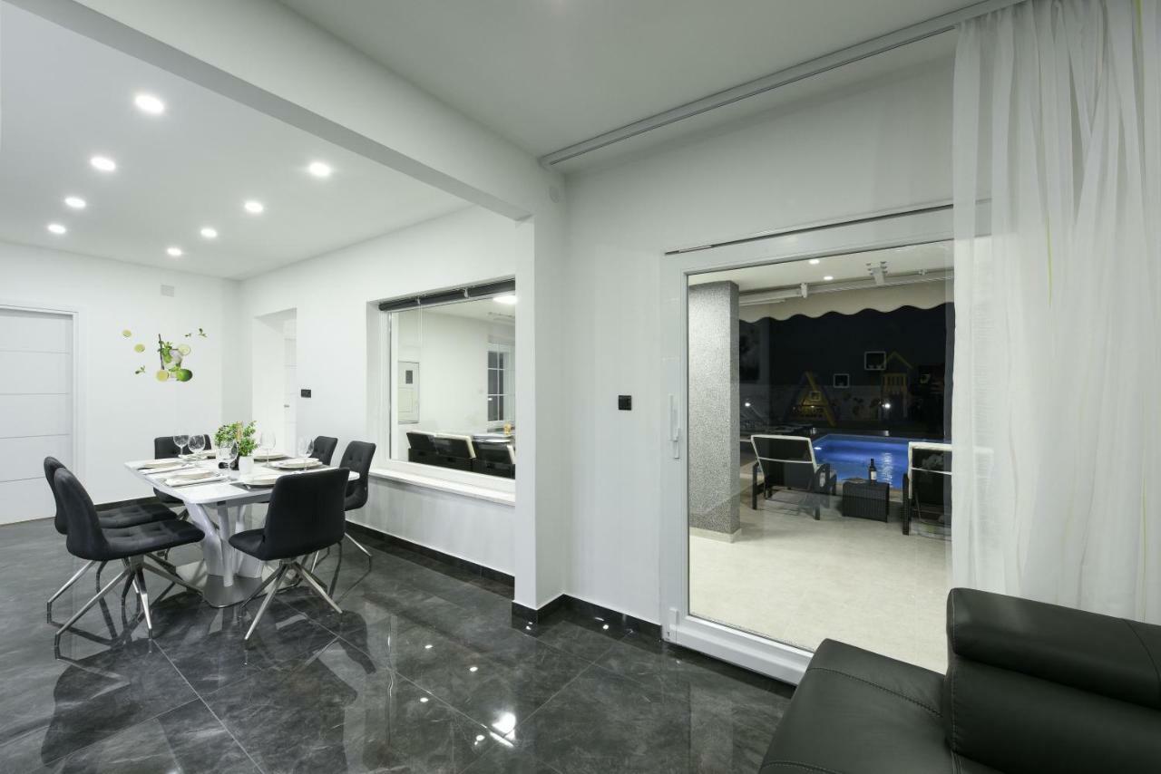 Villa Mare - With Heated Pool Задар Екстериор снимка