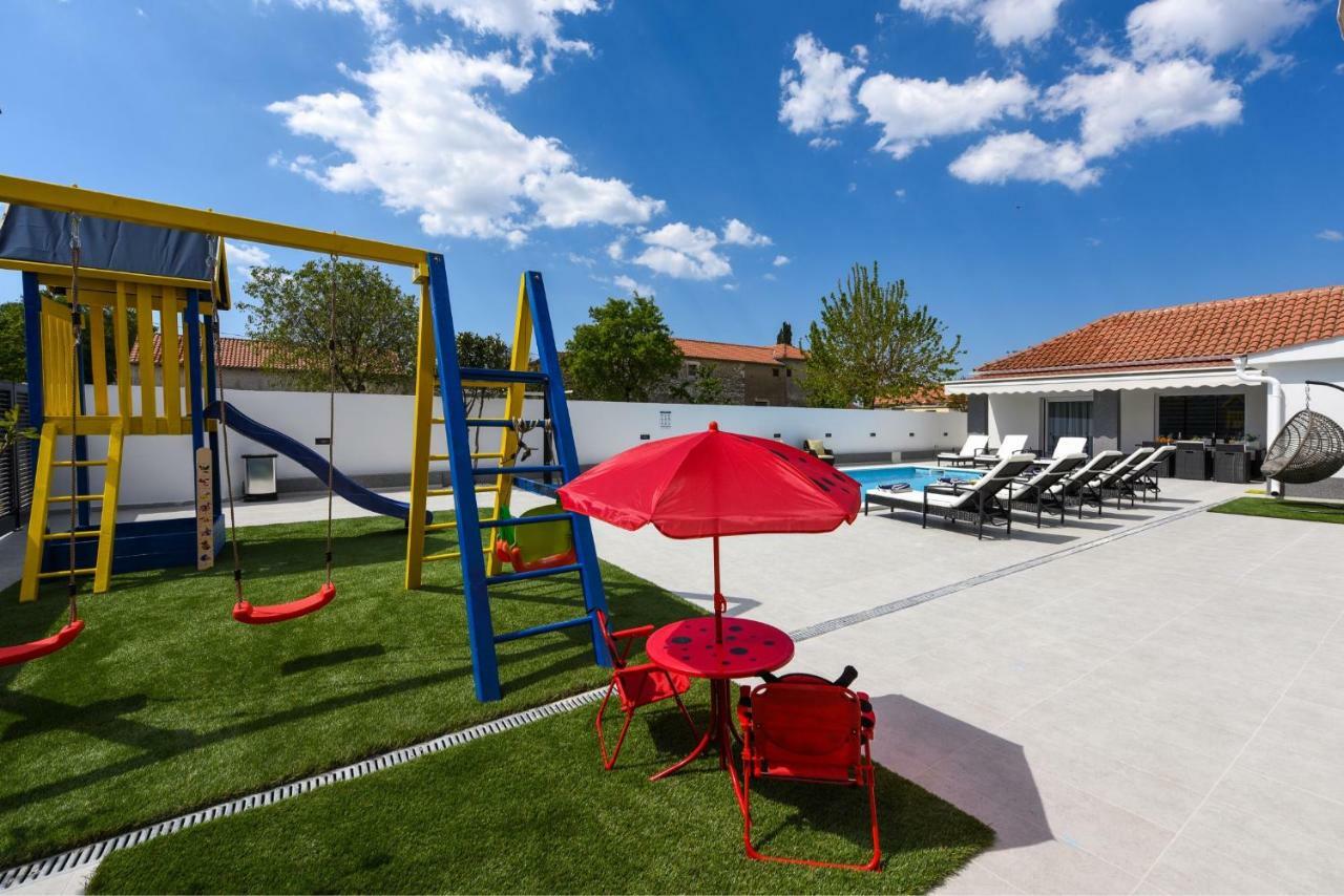 Villa Mare - With Heated Pool Задар Екстериор снимка